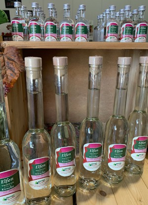 Elfentropfen aus der Brennerei des Obstgut Triebe Elfentropfen aus der Brennerei des Obstgut Triebe